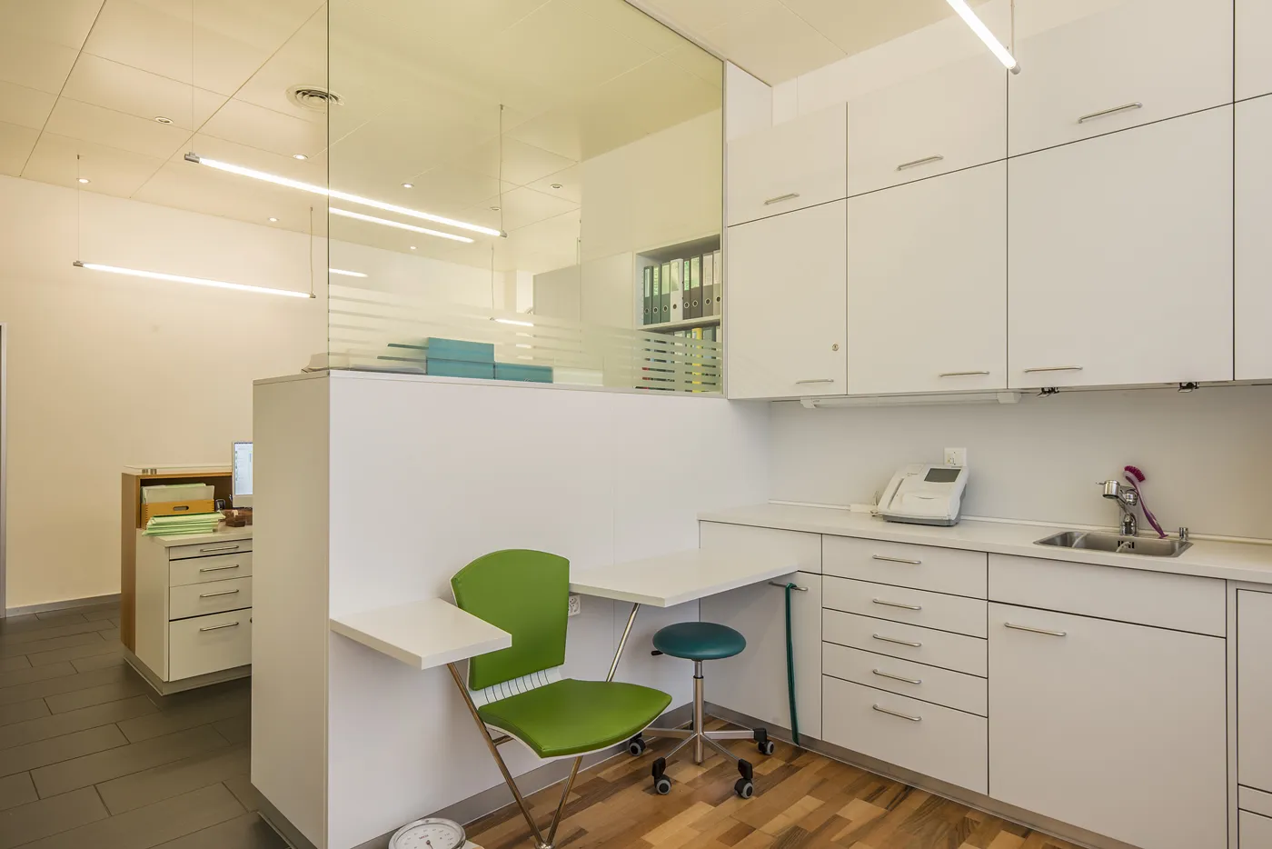 Praxiseigenes Labor mit modernen Analysegeräten